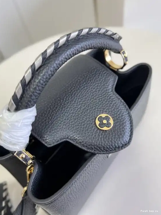 First bag ru VUITTON LOUIS BB CAPUCINES 0629